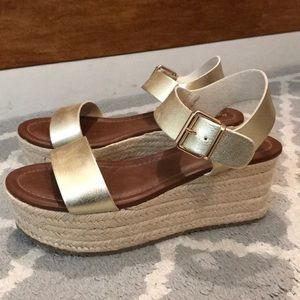 Mossimo platform sandals